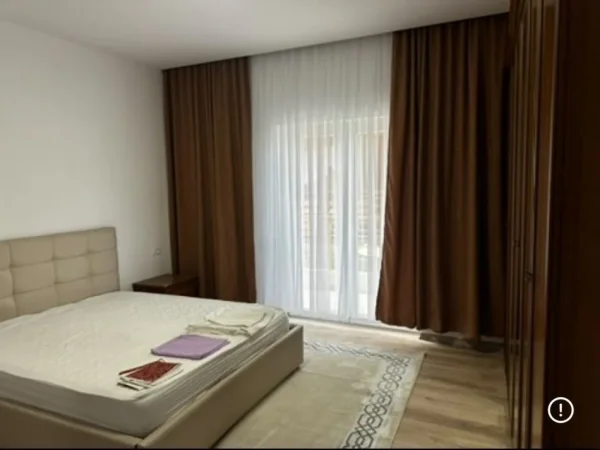 Tirane, jepet me qera apartament 3+1 Kati 2, 120 m² 700 € (selite)