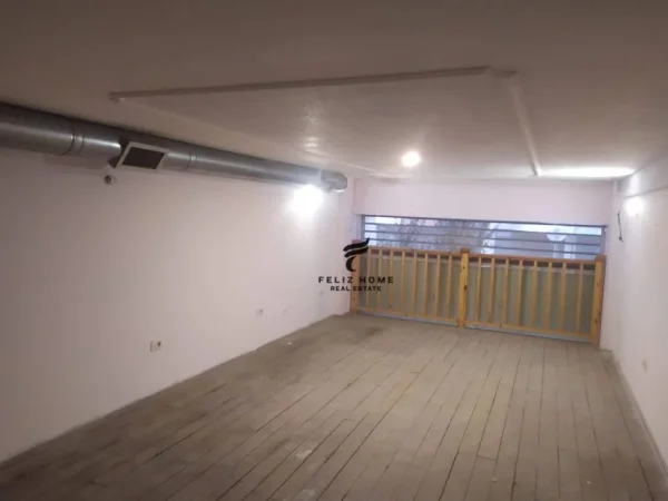 Tirane, shitet dyqan , 100 m² 145.000 € (YZBERISHT)