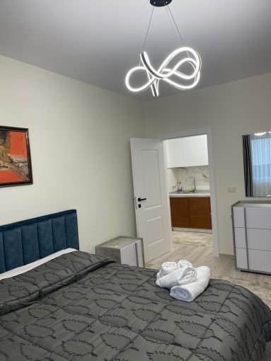 Tirane, jepet me qera apartament 1+1 Kati 8, 70 m² 1.000 € (Tek Hotel Dyansty, Liqeni Artificial)