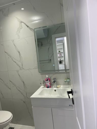 Tirane, jepet me qera apartament 1+1 Kati 8, 70 m² 1.000 € (Tek Hotel Dyansty, Liqeni Artificial)