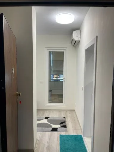 Tirane, jepet me qera apartament 1+1 Kati 8, 70 m² 1.000 € (Ngjitur me Hotel Dynasty, Tek Liqeni Artificial)