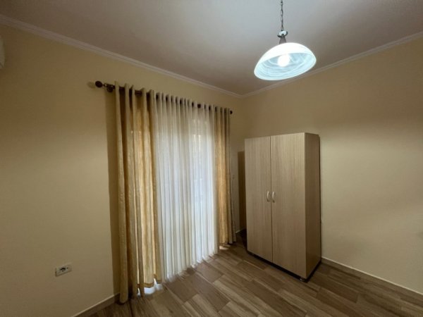Tirane, jepet me qera apartament 2+1 Kati 2, 110 m² 650 € (VASIL SHANTO)
