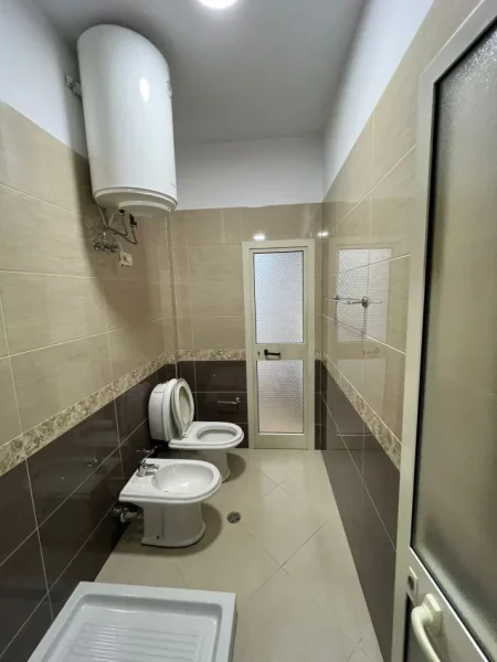 Tirane, jepet me qera apartament 2+1 Kati 2, 110 m² 650 € (VASIL SHANTO)