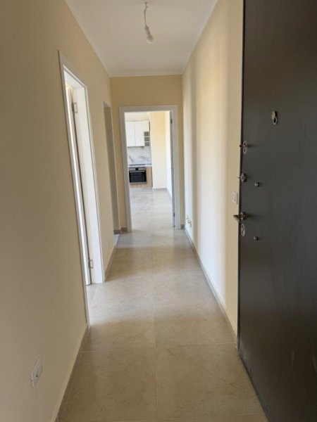 Tirane, jepet me qera apartament 2+1 Kati 2