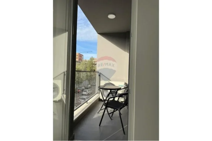Jepet me qera apartament 2+1+Ballkon , 90 m² 550 €