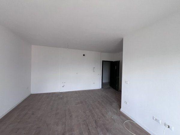 Tirane, jepet me qera apartament 1+1 Kati 7, 65 m² 320 € (univers city)