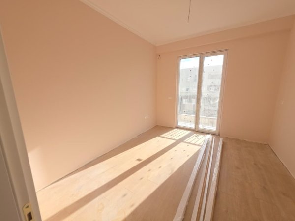 Tirane, jepet me qera apartament 2+1+Ballkon Kati 7, 100 m² 1.100 € (Rr.Anton Lufi,Komuna e parisit)