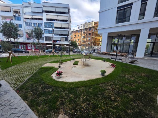 Tirane, jepet me qera apartament 2+1+Ballkon Kati 7, 100 m² 1.100 € (Rr.Anton Lufi,Komuna e parisit)
