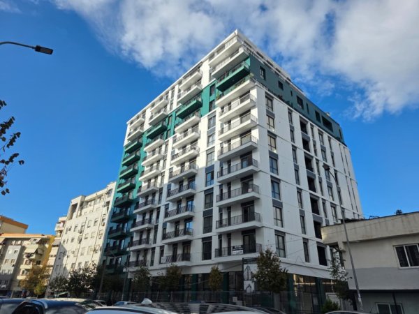 Tirane, jepet me qera apartament 2+1+Ballkon Kati 7, 100 m² 1.100 € (Rr.Anton Lufi,Komuna e parisit)
