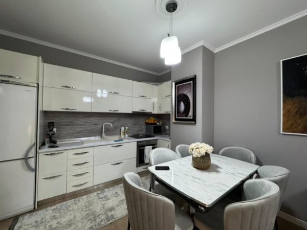 Tirane, jepet me qera apartament 1+1+Ballkon Kati 6, 64 m² 500 € (ne Astir, Kompleksi Molla.)