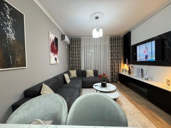 Tirane, jepet me qera apartament 1+1+Ballkon Kati 6, 64 m² 500 € (ne Astir, Kompleksi Molla.)