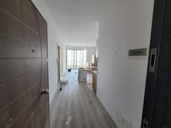 Tirane, jepet me qera apartament 1+1+BLK Kati 7, 74 m² 300 Euro (Ish fusha e aviacionit)