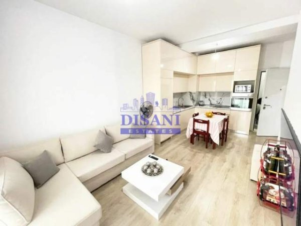 Tirane, jepet me qera apartament 1+1+BLK Kati 7, 57 m² 600 Euro (21 DHJETORI)