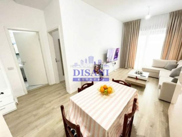 Tirane, jepet me qera apartament 1+1+BLK Kati 7, 57 m² 600 Euro (21 DHJETORI)