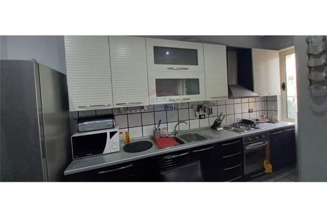 Tirane, jepet me qera apartament 2+1+BLK Kati 3, 100 m² 420 Euro (Eduard Mano)