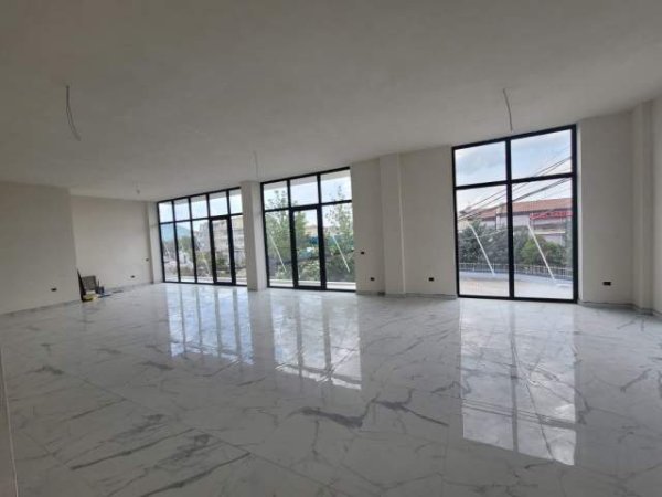Tirane, jepet me qera ambjent biznesi Kati 2, 140 m² 1.600 Euro (Sauk i Ri)
