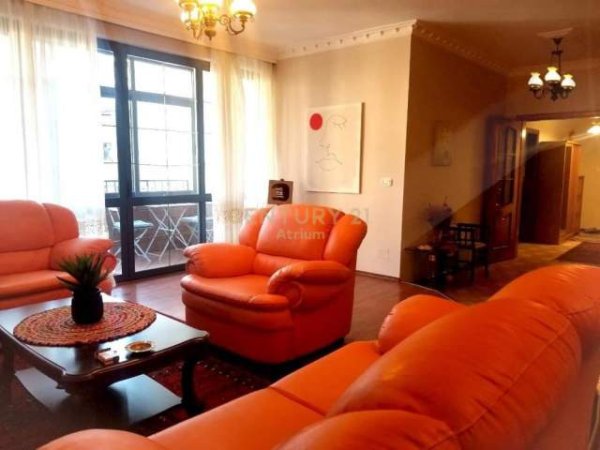 Tirane, jepet me qera apartament 2+1+BLK Kati 3, 128 m² 600 Euro (Shkolla e Baletit)
