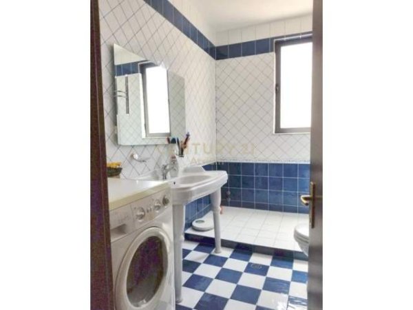 Tirane, jepet me qera apartament 2+1+BLK Kati 3, 128 m² 600 Euro (Shkolla e Baletit)
