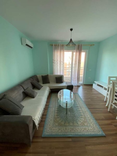 Tirane, jepet me qera apartament 1+1+BLK Kati 4, 70 m² 350 Euro (Unaza e Re)