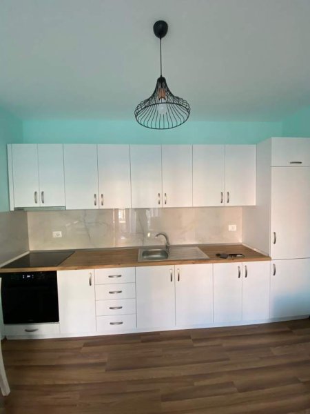 Tirane, jepet me qera apartament 1+1+BLK Kati 4, 70 m² 350 Euro (Unaza e Re)