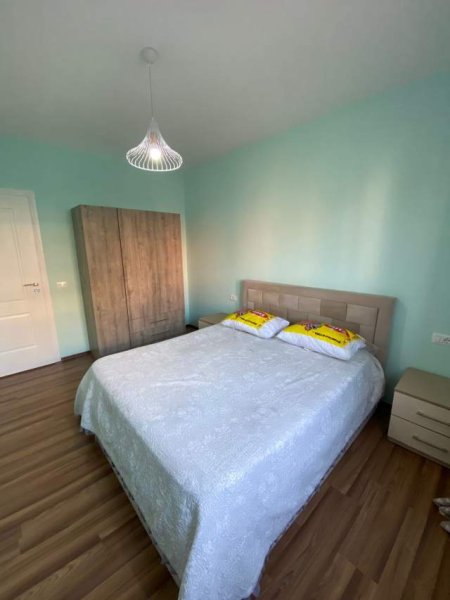 Tirane, jepet me qera apartament 1+1+BLK Kati 4, 70 m² 350 Euro (Unaza e Re)