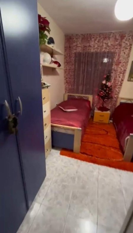 Tirane, jepet me qera apartament 2+1+BLK Kati 2, 70 m² 50.000 Leke (rruga Grigor Heba)