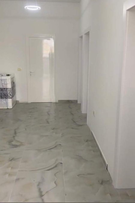 Tirane, jepet me qera Vile 3+1+BLK Kati 2, 160 m² 50.000 Leke (rruga Paro Kita)