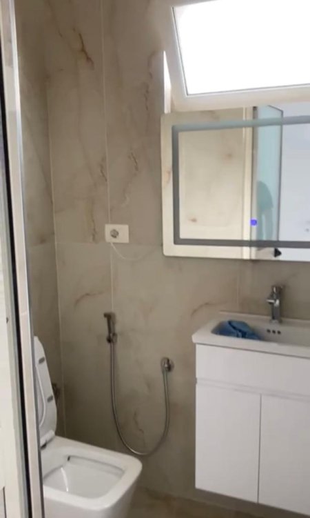 Tirane, jepet me qera Vile 3+1+BLK Kati 2, 160 m² 50.000 Leke (rruga Paro Kita)