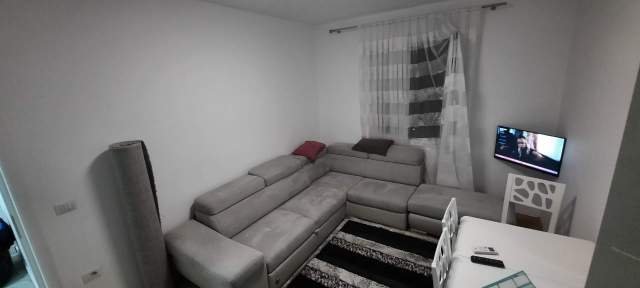 Tirane, jepet me qera apartament 1+1+BLK Kati 3, 70 m² 450 Euro (rruga e Barrikadave)