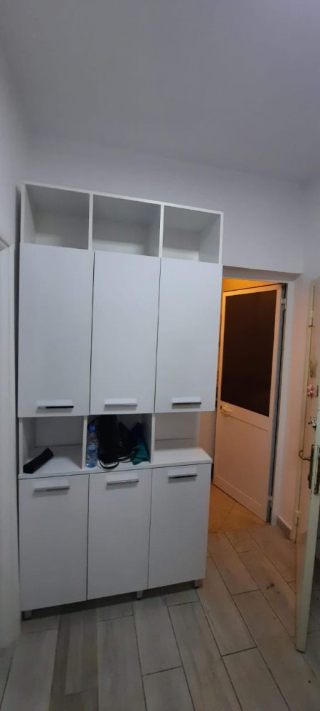 Tirane, jepet me qera apartament 1+1+BLK Kati 3, 70 m² 450 Euro (rruga e Barrikadave)