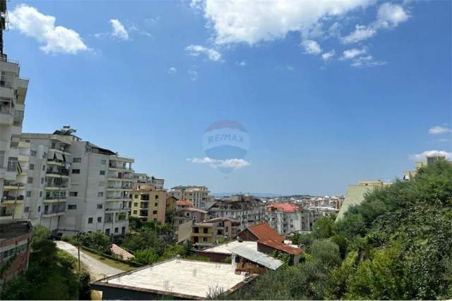 Tirane, shitet dyqan Kati 0, 200 m² 190.000 Euro (Fresk, Rruga "Sotir Caci")