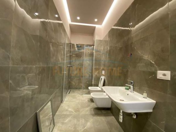 Tirane, shitet apartament 2+1 Kati 7, 124 m² 245.000 Euro (Rruga e Kavajes)