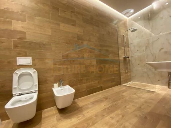Tirane, shitet apartament 2+1 Kati 7, 124 m² 245.000 Euro (Rruga e Kavajes)