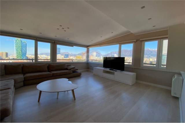 Tirane, jepet me qera Penthouse 2+1+BLK Kati 10, 150 m² 2.200 Euro (bllok)
