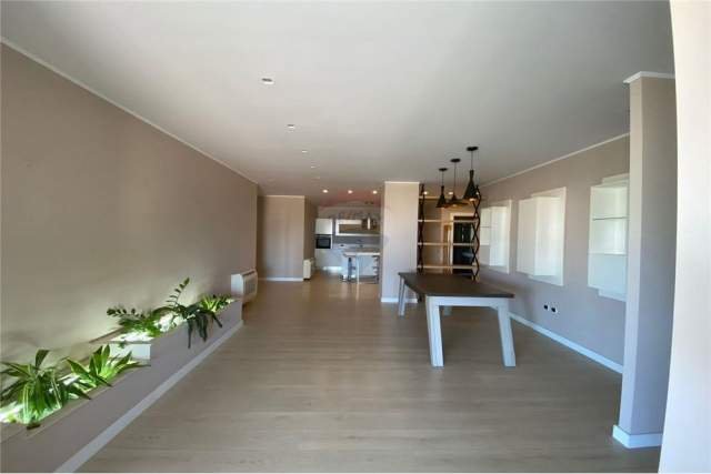 Tirane, jepet me qera Penthouse 2+1+BLK Kati 10, 150 m² 2.200 Euro (bllok)