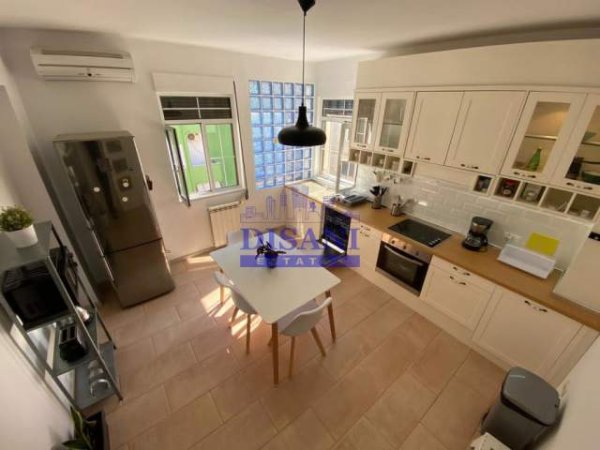 Tirane, jepet me qera apartament duplex 3+1+BLK Kati 6, 260 m² 1.500 Euro (Bllok)