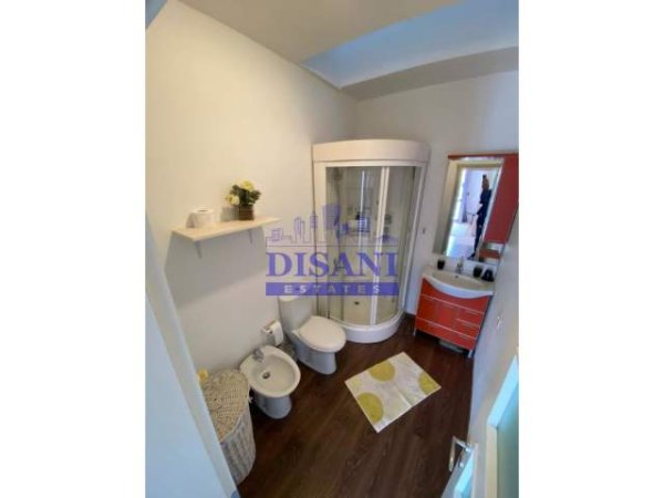 Tirane, jepet me qera apartament duplex 3+1+BLK Kati 6, 260 m² 1.500 Euro (Bllok)
