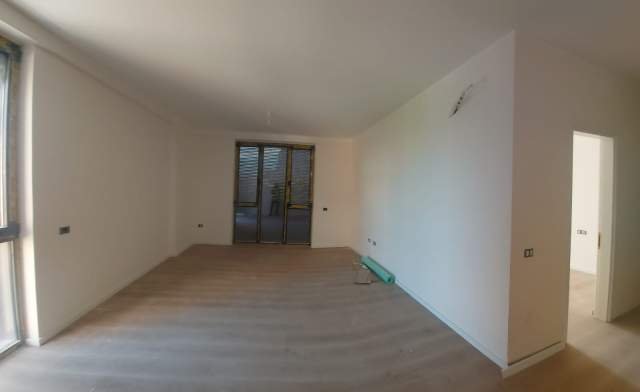 Tirane, jepet me qera apartament 1+1 Kati 2, 70 m² 470 Euro (Hoxha Tahsim)