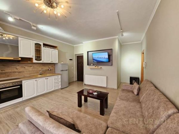 Tirane, jepet me qera apartament 2+1 Kati 7, 100 m² 600 Euro (Rruga e Barrikadave, Sheshi Skënderbej (Qendër))