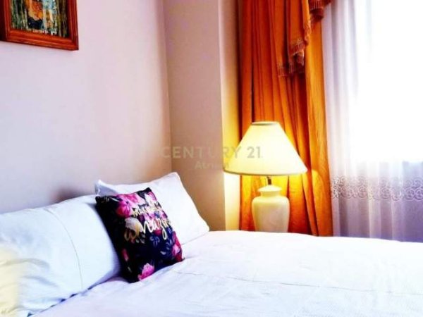 Tirane, jepet me qera apartament 2+1+BLK Kati 3, 128 m² 600 Euro (Shkolla e Baletit)