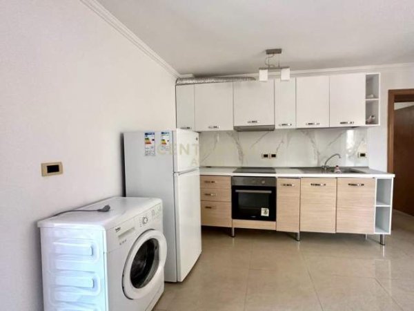 Tirane, jepet me qera apartament 1+1+BLK Kati 2, 78 m² 430 Euro (Brryli)