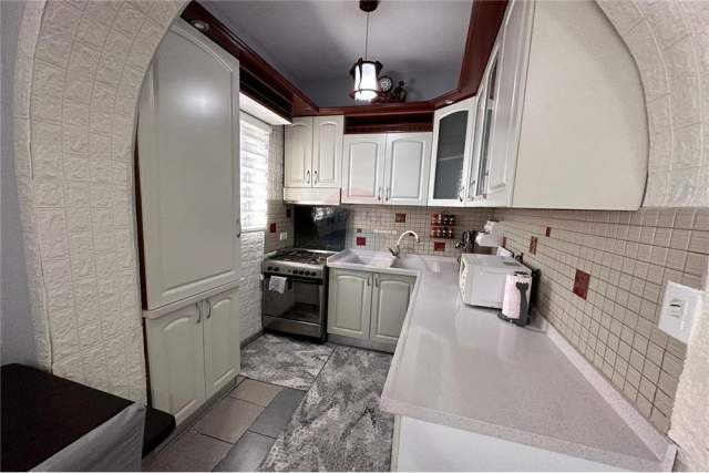 Tirane, shitet shtepi 2+1 Kati 0, 200 m² 120.000 Euro (Rruga Grigor Clika)