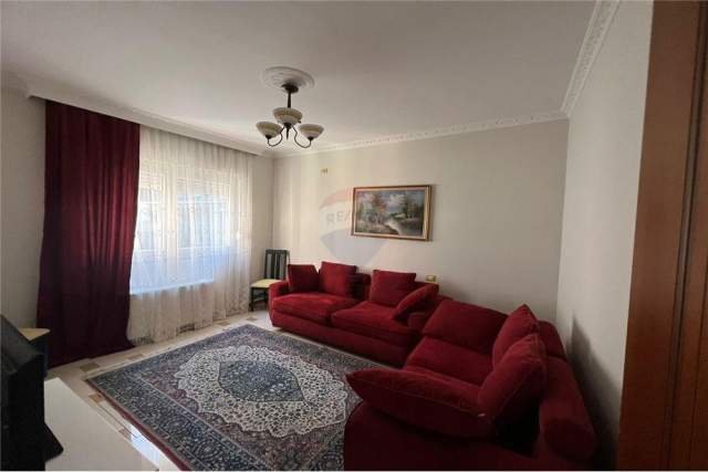Tirane, jepet me qera apartament 1+1+A Kati 2, 70 m² 500 Euro (qender)