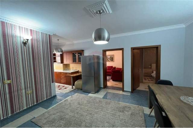 Tirane, jepet me qera apartament 1+1+A Kati 2, 70 m² 500 Euro (qender)