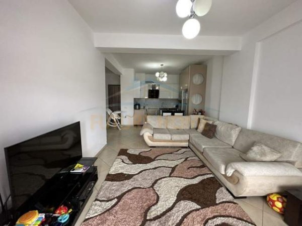 Tirane, shitet apartament 2+1 Kati 4, 94 m² 100.000 Euro (Kompleksi Golden Park)