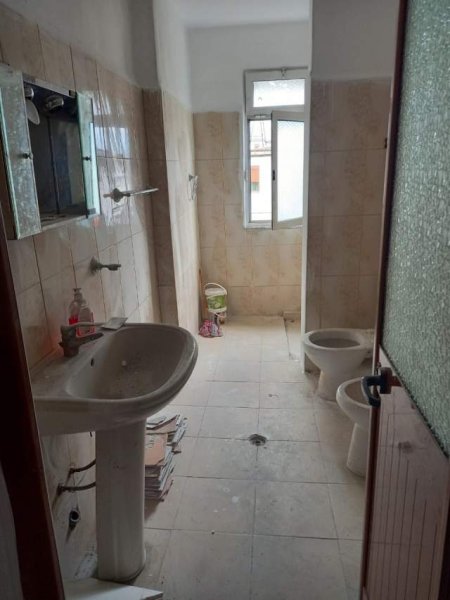 Tirane, shitet apartament 1+1+BLK Kati 5, 53 m² 55.000 Euro (Kongresi Manastirit)