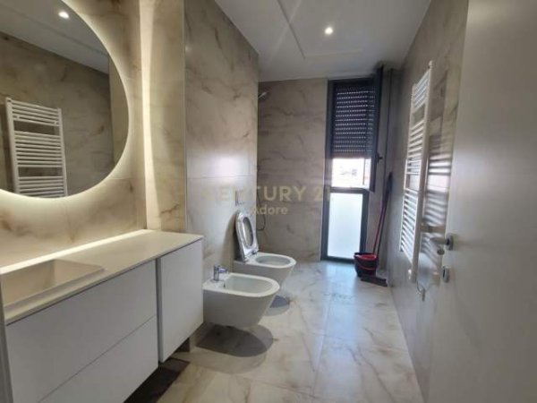 Tirane, jepet me qera apartament 2+1+BLK Kati 5, 94 m² 600 Euro (Don Bosko)