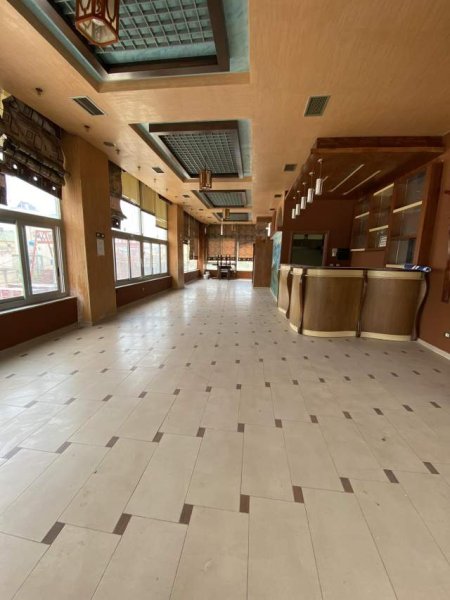 Tirane, shitet ambjent biznesi Kati 1, 113 m² 160.000 Euro (Bulevardi Blu Kamez)