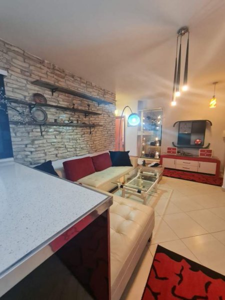 Tirane, jepet me qera apartament 2+1 Kati 5, 101 m² 500 Euro (rruga Ndre Mjeda)