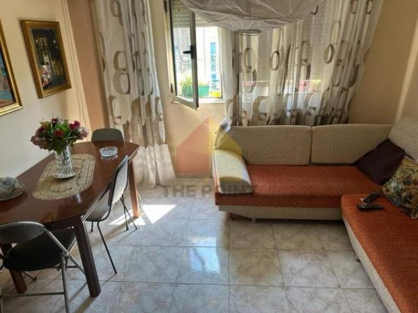 Tirane, jepet me qera apartament 2+1 Kati 4, 110 m² 600 Euro (Rruga Ibrahim Rugova)